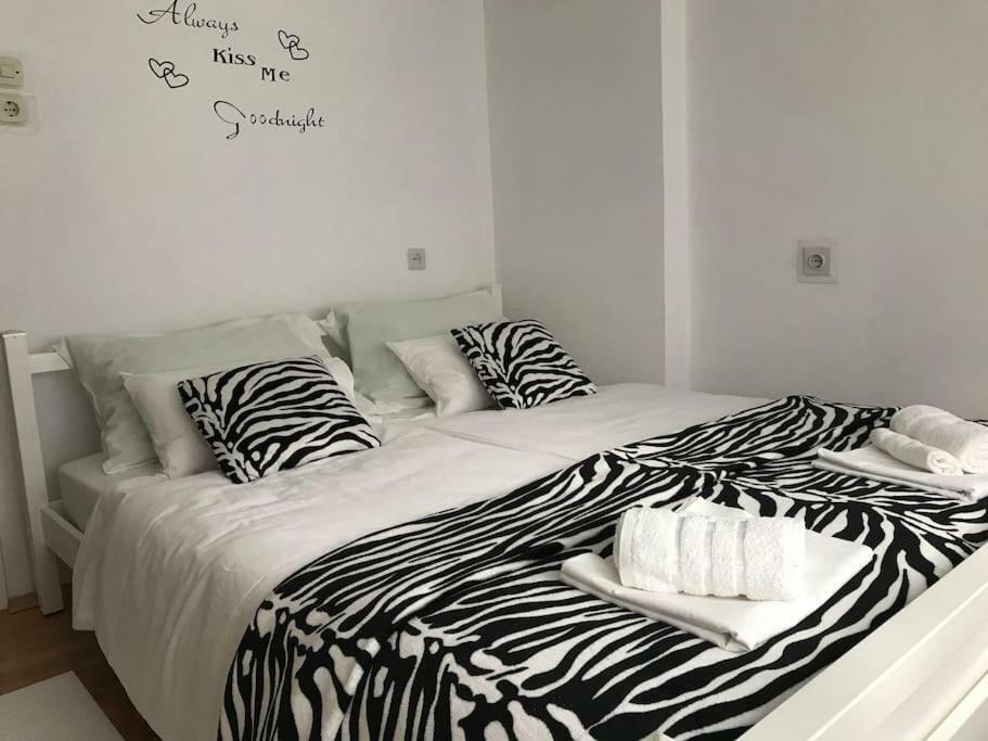 Apartman Kristina - Self Check In & Check Out Otocac Exterior photo
